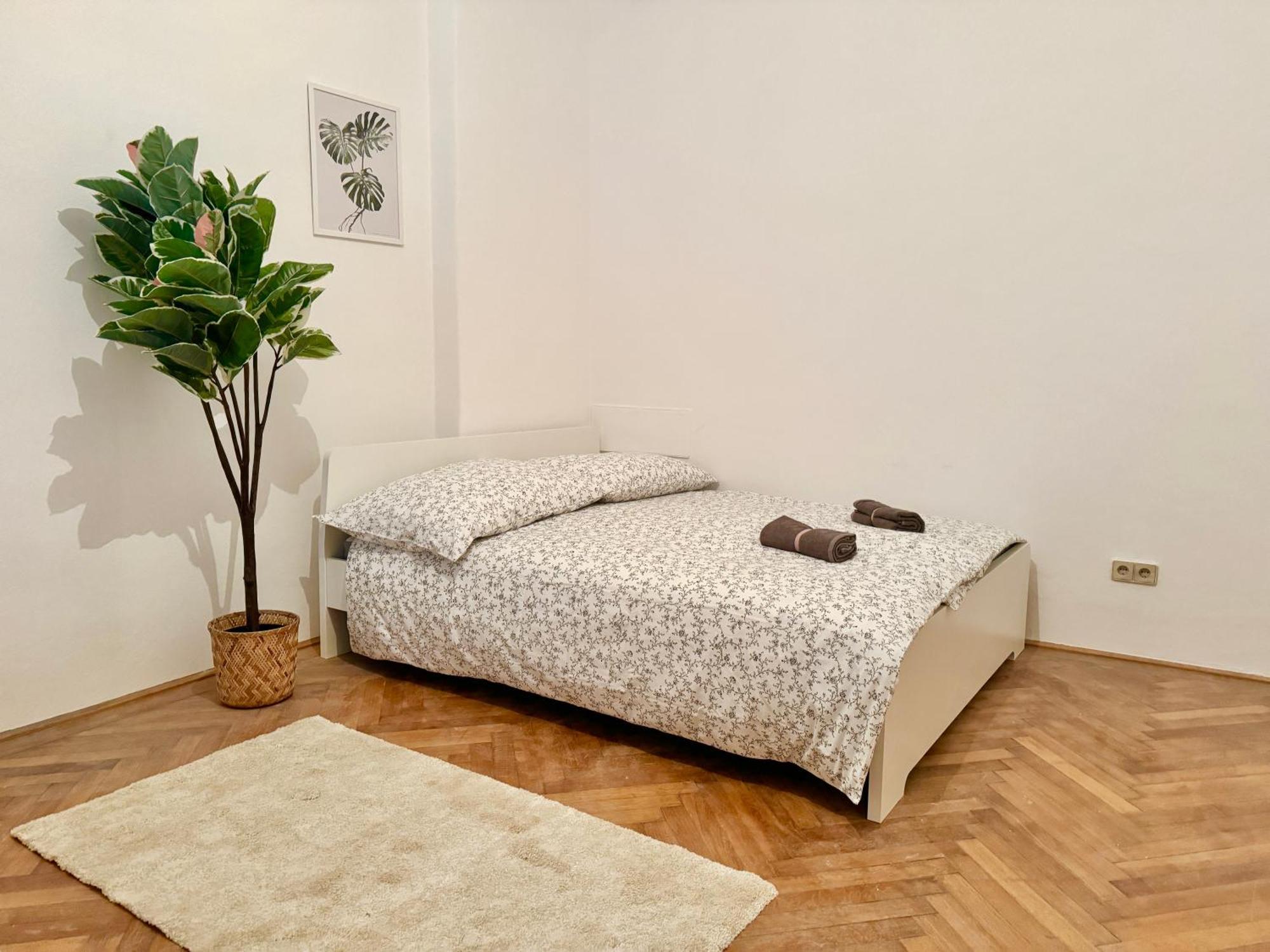 Spacious Apartment - 15 Min To Center Wien Exteriör bild