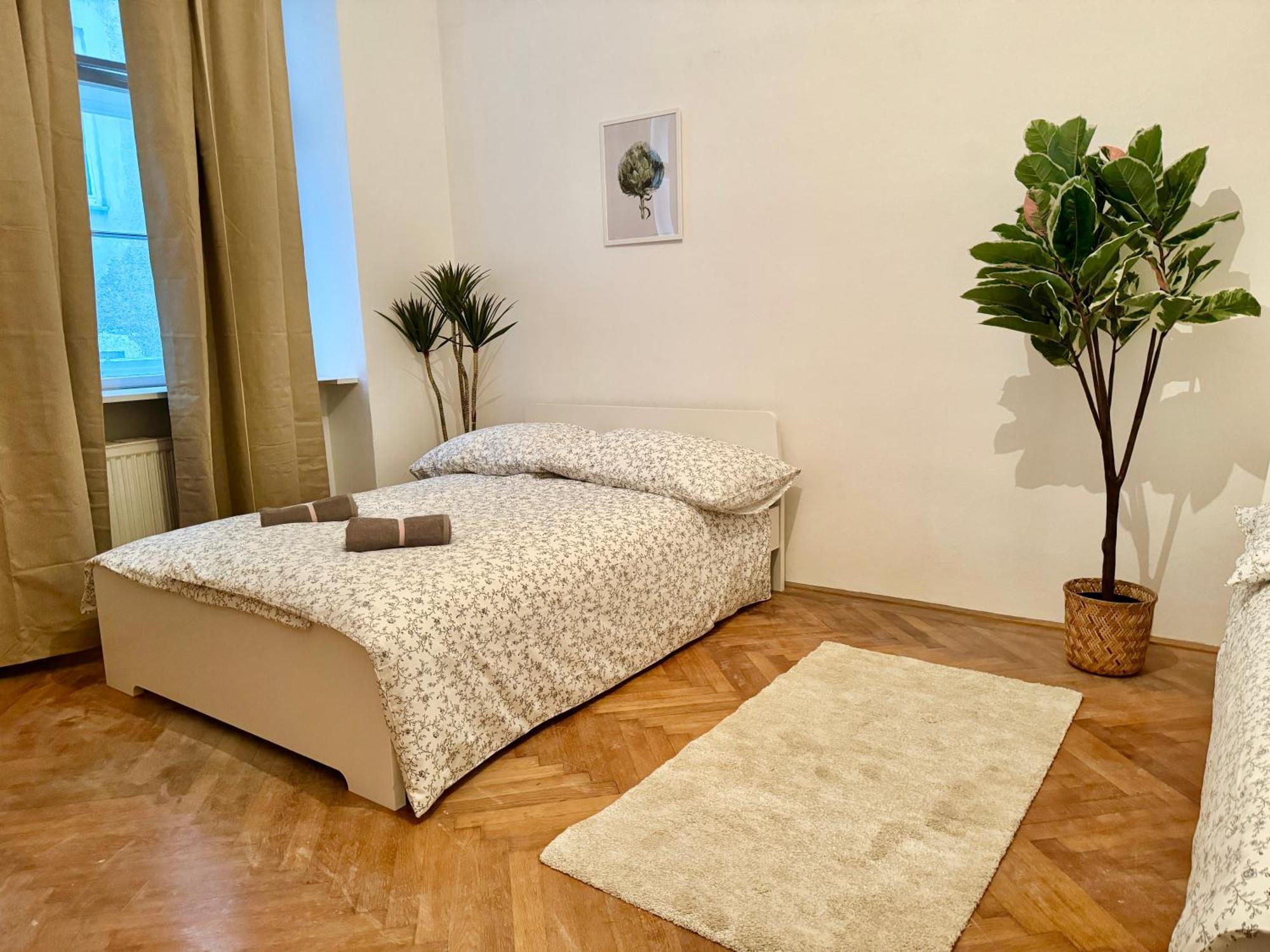Spacious Apartment - 15 Min To Center Wien Exteriör bild