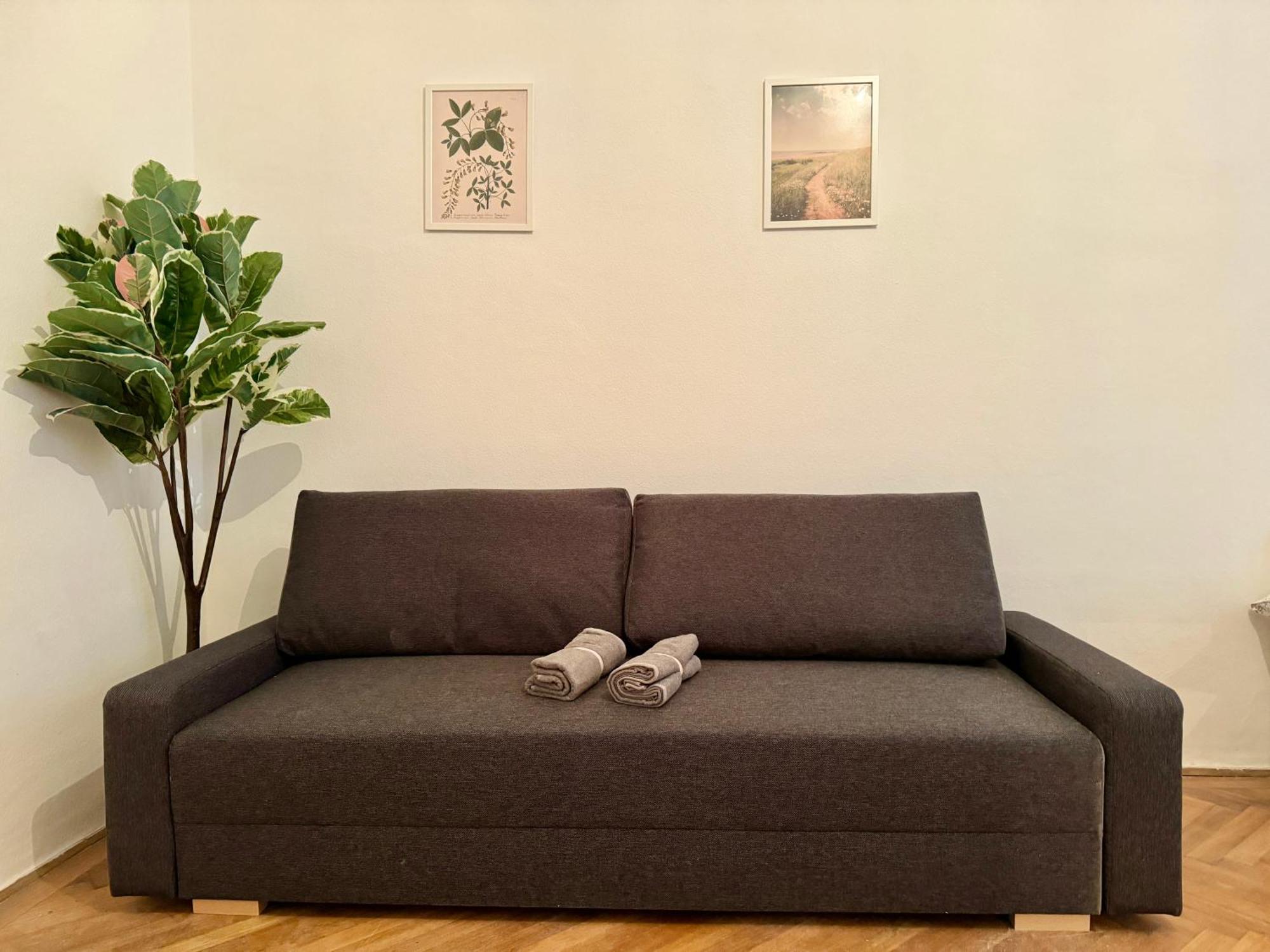 Spacious Apartment - 15 Min To Center Wien Exteriör bild